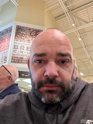 Xtudr - mikedddottom: Would like to find a master that can show me how it feels to be a slave or puppy 