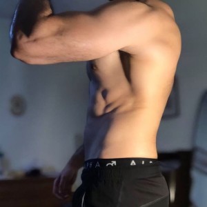 Xtudr - AlphaGym: Un buen sumiso no opina, agradece el privilegio de poder servir. Me dan igual tus gustos, tu función es satisfacer los mío...