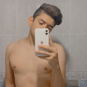 Xtudr - Xtian17: Looking for someone steady