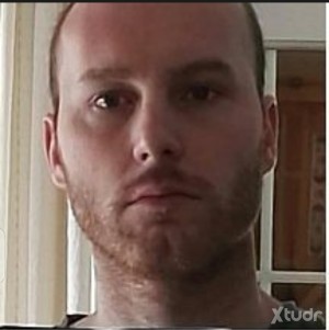 Xtudr - hagamesuesclavo: Straight man who has recently discovered his bisexuality. Submissive by nature, used to doing what he's told, witho...