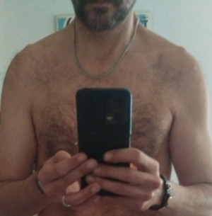 Xtudr - Davidpig: I'm looking for a fuckbuddy for BB and partying.