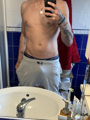 Xtudr - davichy: Busco real o online, amo cash xl, buena polla y dominante , busco sumiso perros , sirvientes para que estén a mi disposició...