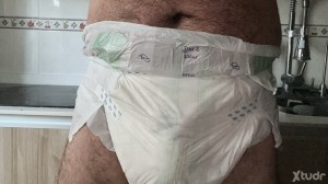 Xtudr - ado1: Busco un papi que me castigue y que y que me ponga pañales pasivo