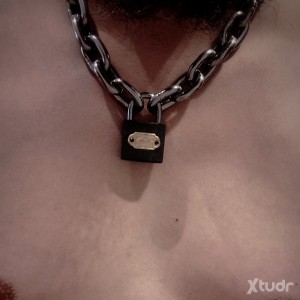 Xtudr - Marcoroca: Normal.
Bisexual 
Un poco cerdo y vicioso.
    