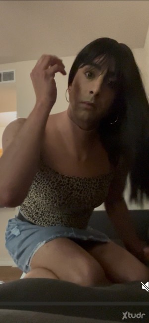 Xtudr - JadePrincess: Totally submissive sissy CD, love being obedient for a dominant, older Daddy. Rough/verbal is a huge plus, I want to b...