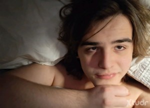 Xtudr - Ya: Chico bastante sumiso, en castidad y obediente, busco buen dominante, amo incluso, no me importa el aspecto en absoluto. 
Por si...