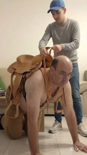 Xtudr - Pony_Slave: Pony Slave Remón.
El esclavo de las fotos es real. Si estás interesado, ponte en contacto. 