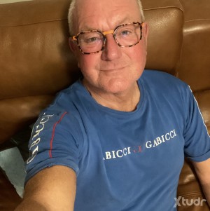 Xtudr - Baranq: No face photo - no reply.
Mature hairy bottom guy 64 years old looking for active dominant top guy 25 to 50 years old.
| liv...