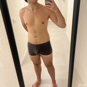 Xtudr - ecc3t5iu: Busco escapar de la rutina.
No me veo como esclavo, pero si como sumiso/prisionero/perro.
Busco algo fijo semanalmente y s...