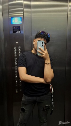 Xtudr - OralHex: Slut is looking for males to serve.