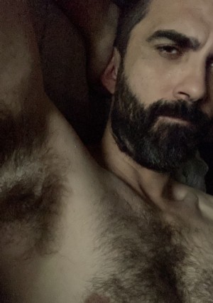 Xtudr - Hogger: I'm looking for submissive men, proud to be so. I'm not looking for humiliation, I like guys like me and without waxing. If ...