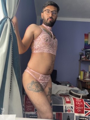 Xtudr - esclavadomestik: Esclava sumisa dispuesta 
a servir a un Amo superior 
esclavitud domestica 
Dogtraining 
Esclava sexual 