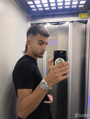 Xtudr - AmoXL20cm: In Madrid. I'm looking for real or online, dominant man with a 20cm big penis and dominant. Looking for submissive men, b...