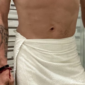 Xtudr - usameA4: Si eres amo y quieres usar a un sumiso obediente aquí me tienes me puedes usar sólo o si quieres con tus amigos soy obedien...