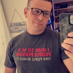 Xtudr - iamaaron: I am very straight forward and easy going. I am hoping to meet someone for a friendship and see what develops. I am not ru...