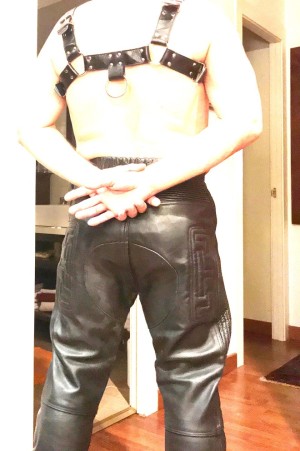 Xtudr - fistgon: Versatile uncle 100X100 but if I get a big ass I love to fuck it deep. Lover of unconventional sex, if you're a group I'm n...