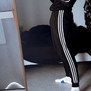 Xtudr - SientateEnMiCara: I'm looking for something very specific and nothing more: tie me up and sit on my face for hours, so I can only se...