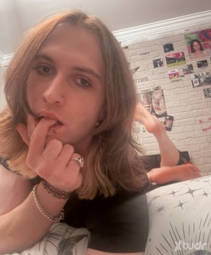 Xtudr - NattGaySissy: I am a twink looking for a real man to sweep me of my feet! 😘❤️❤️❤️