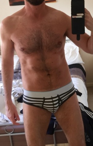 Xtudr - ukmcrman: Submissive slave looking for his dominant man.