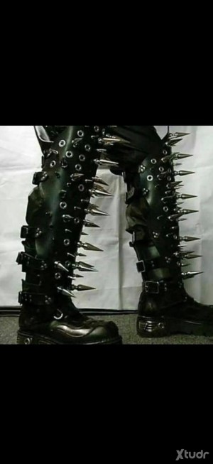 Xtudr - DomLeather:  Amo en busca de buenos sumisos