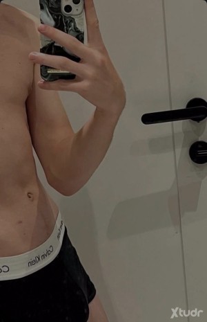 Xtudr - Scateen: Chico de 18 años guapo y cerdo 
Busco algún amo bien cerdo y cabron que me humille y me controle 24/7 .
Me tenga que dar pe...