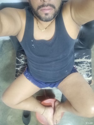 Xtudr - Andriw: Sexy and morbid. Mature top.