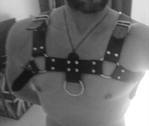 Xtudr - Sexxxxtreme: Muscular dark-haired man, lover of perversion and fun. Looking for a submissive to use and enjoy him.