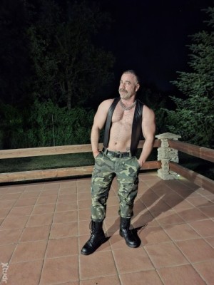 Xtudr - Musclepup: Tío muy masculino sumiso cachas busco dominante de actitud muy hetero y muy machistas que le guste tratarme de nena humil...