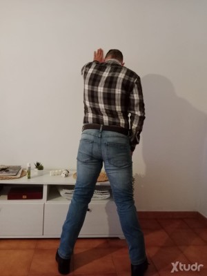 Xtudr - Ourensevers: Sporty healthy guy in general with a good ass and a good cock. In general, I'm a bottom and submissive, but I enjoy a g...