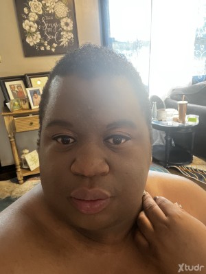 Xtudr - Dontra35: I’m down to a fun, outgoing and just looking for somebody to cuddle and watch a movie and see if this chemistry