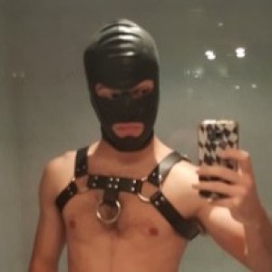 Xtudr - boss22: I'm looking for whores for this weekend, good sessions, I have a place.