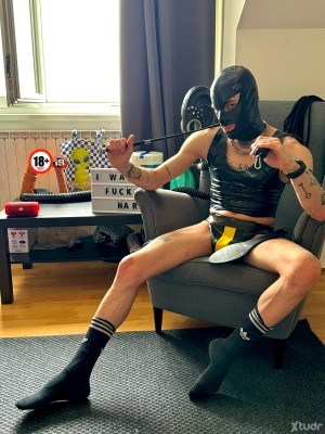 Xtudr - pietrombr_: Brazilian boy living in Barcelona.
I pass out.
With a place
Negative, on PrEP.