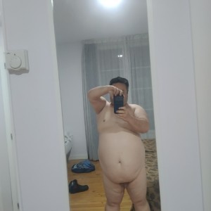 Xtudr - Gordopas1982: Italian man I'm a bottom looking for a young active guy to be my human dildo, dedicated to giving me pleasure and sati...