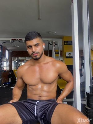 Xtudr - hottboy777: soy dominante busco sumisa y esclava que me complazca y sea una sumisa sexual y financiera yo cañero pollon y me gustan ...