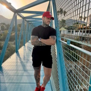 Xtudr - MachoXXL: Soy 100% activo pollon 23cm macho dominante
Paso más fotos o videos por WhatsApp 