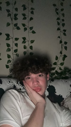 Xtudr - MaTTheW88: Looking for a bf or a fun time 
Love to bake, I’m 5”10, 125
