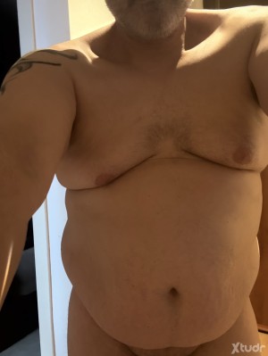 Xtudr - CerdacoGordete: Gordote guapete, me mola mucho el sexo, soy muy cerdo, sin límites, me flipan los trans.