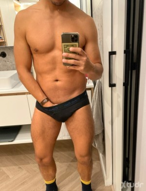 Xtudr - davnic: Me gusta jugar +45, soysumiso y complaciente, sex seguro.. el resto yo obedezco, tambien con la fantasía de jugar con otro s...