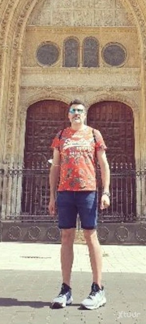 Xtudr - Hércules23: Me gustan muchas cosas, lo que más oler y lamer unos pies apestosos.