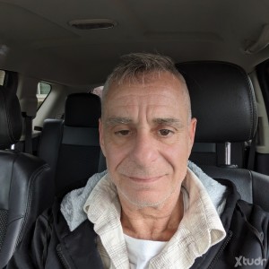 Xtudr - Farby: Dog dad, roller skating, camping anything outdoors , water skiing, 