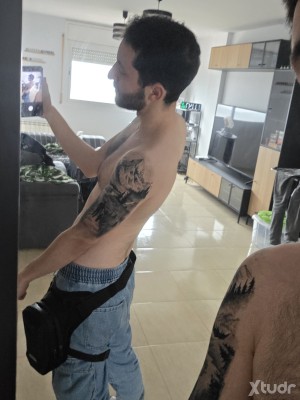 Xtudr - HappySmiley: Biker of 31 years, I like leather, smells, feet, licking boots and being pissed on