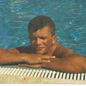 Xtudr - jujofaso: I'm one more among many in this life, I don't have anything that calls attention to myself except my frankness and sinceri...