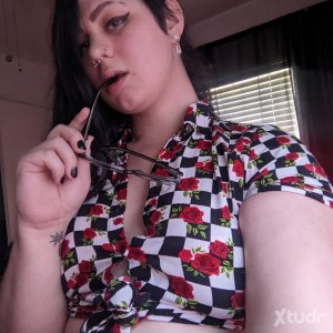 Xtudr - Bella0: Sissy Slave needed HMU only serious and if you don’t have any experience is cool I’ll train you (Say hey mistress I’m down) ...