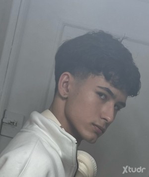 Xtudr - sumiso_-_: Soy reservado respecto algunos temas , aveces sueno borde de lo q en realidad soy 😅😭