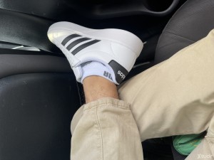 Xtudr - Josshh90: Hey, solo un chico buscando satisfacer sus fetiches un rato :) 
Sneakers, calcetines y pies 