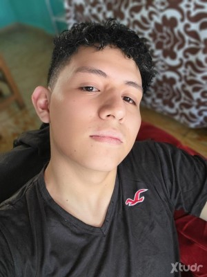 Xtudr - Sumiso2116: Chico fetichista en busca de alguien con quien sesionar 