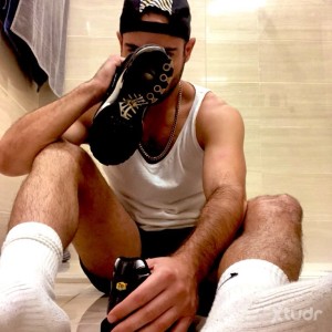 Xtudr - SumisoparaAmo: I'm a submissive bottom. I like to please and obey, be the property of the Dominant man.