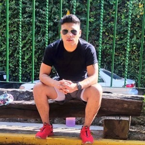 Xtudr - MasterRo: busco una putita Findom 
una perra que me sobe los pies me lama y adore mi cuerpo sudado después de entrenar! 
que me huel...