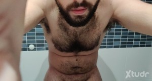 Xtudr - guarrete32: En busca de tíos morbosetes, dominantes y cerdos.
Meos, olor fuerte a polla, sobacos y culo, folladas de boca, gayumbos ...