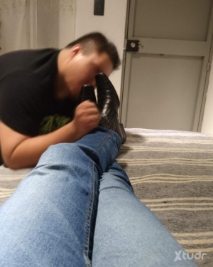 Xtudr - Lickmyboot: I'm looking for a faggot to lick my boots
A bootlicker to humiliate in public
A personal boot cleaner
A domestic slave a...
